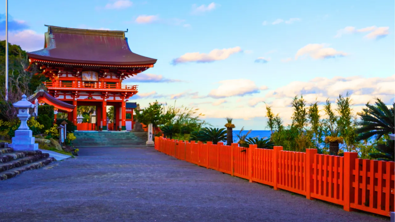次の休日は神秘を巡る。思わず足を止めたくなる絶景神社へ