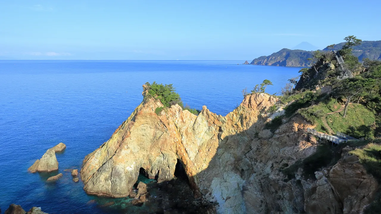 日々の疲れを忘れたい週末に、心震える絶景と出会う堂ヶ島・西伊豆デート