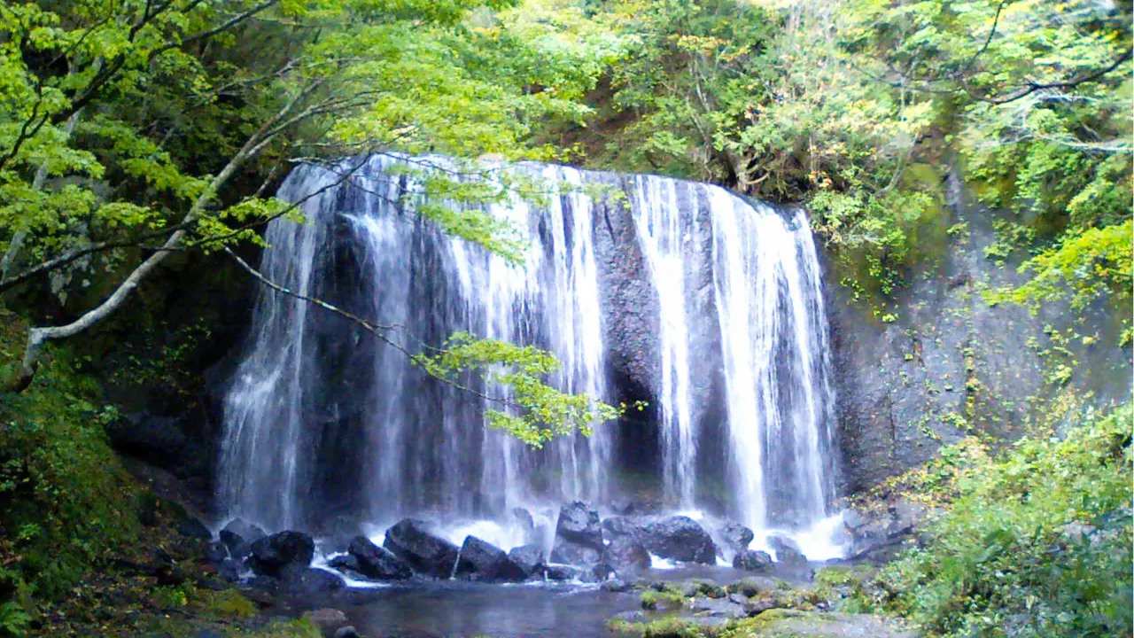 時間に追われる頭をオフに。やわらかな風と滝音で心がやさしくなる福島・猪苗代巡り