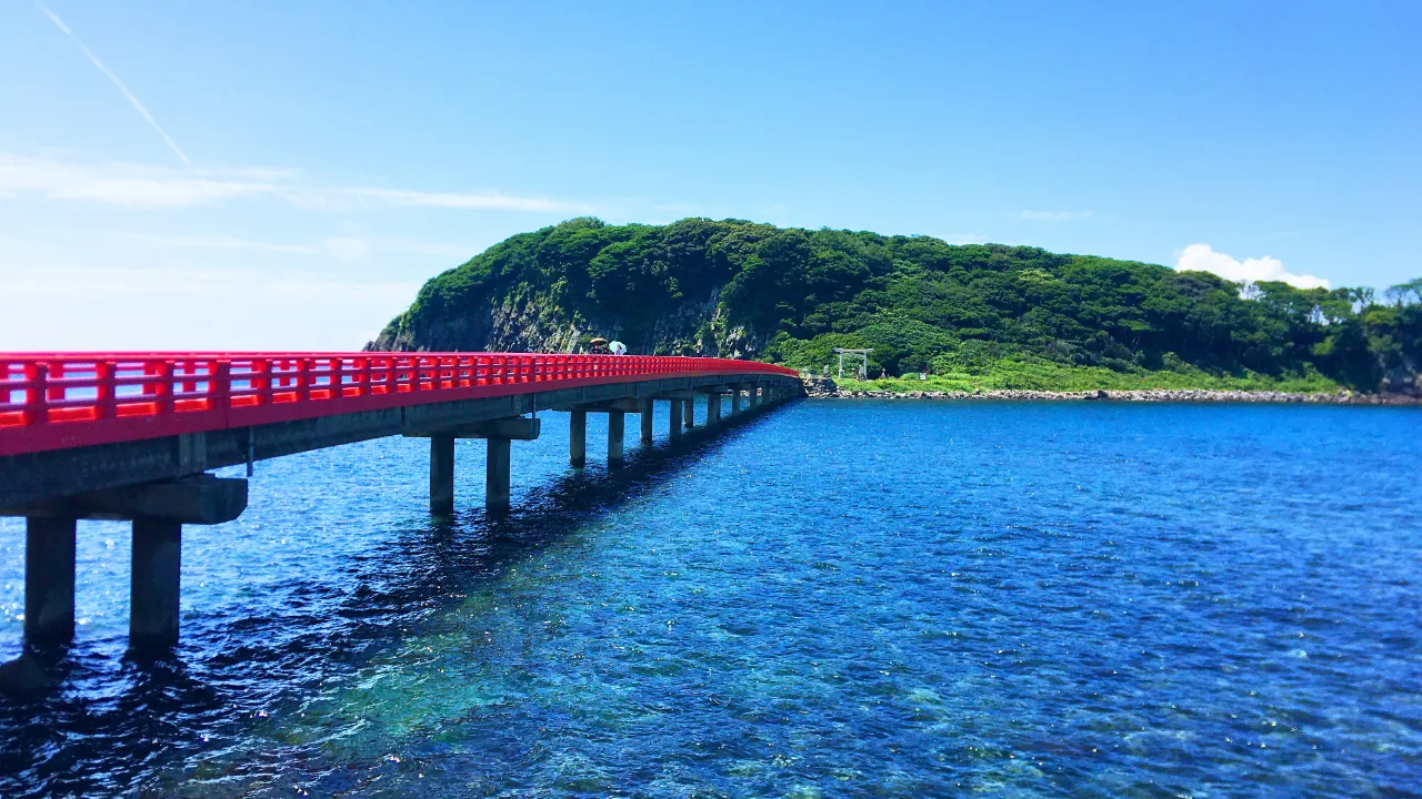心ほどける場所へ。絶景と静けさに癒される神社デート