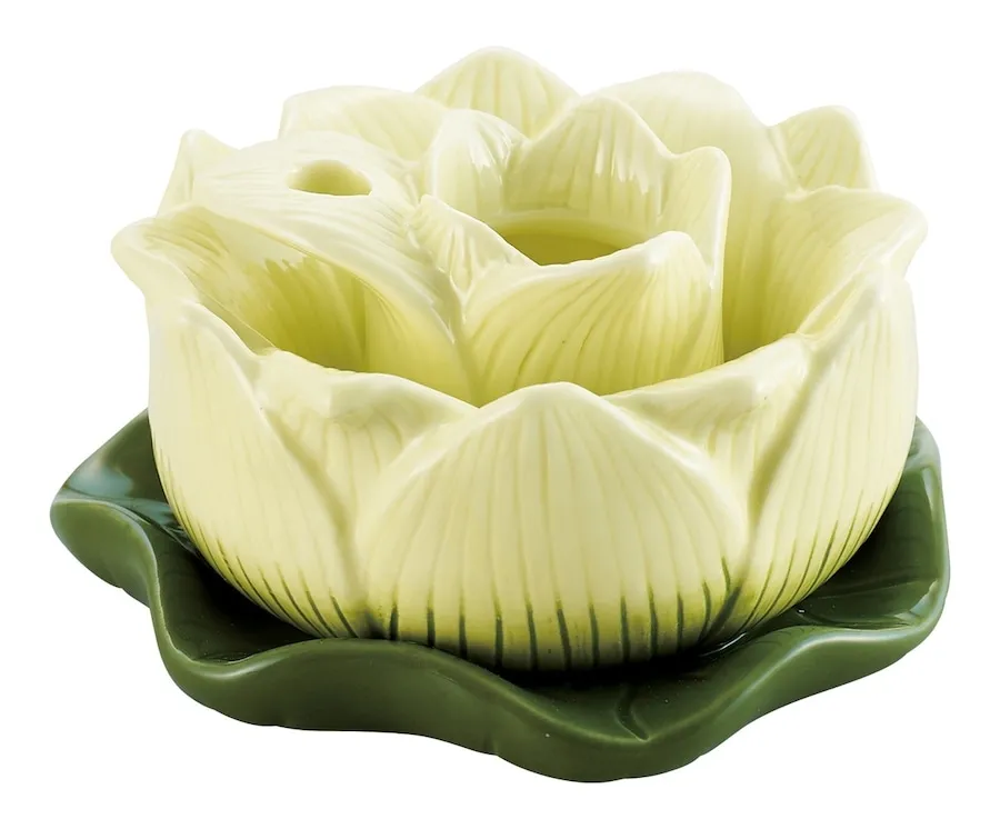 お墓の花、毎回どうしてる？生花の悩みを解消できる？！「カレンヌ」とは
