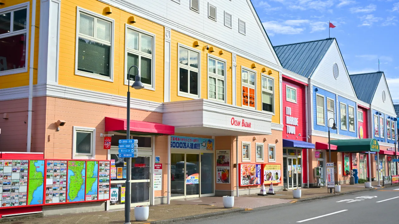 海と温泉街に癒されて。ふたりで巡る伊東の週末デート。