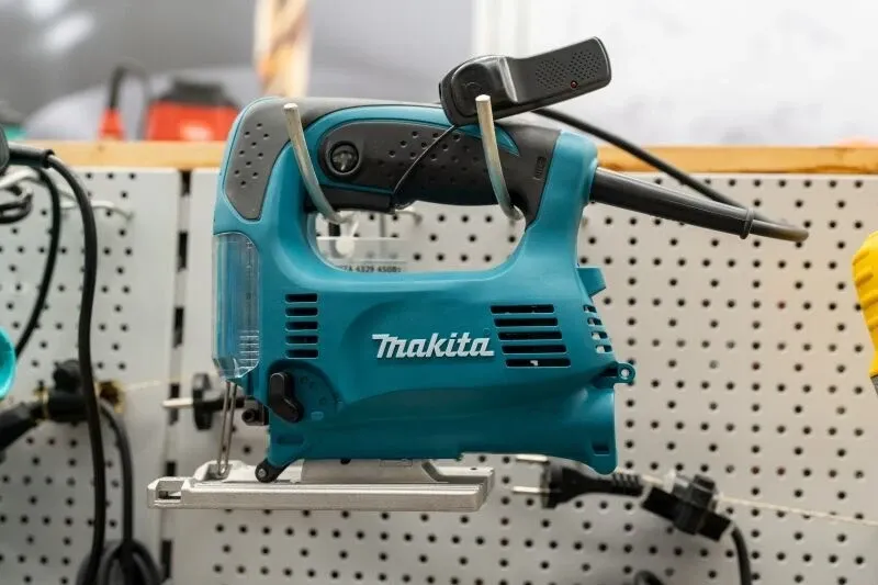 家具も家電も、趣味の品も。岡崎市・エムストックに聞いた「まとめて相談できる」出張買取