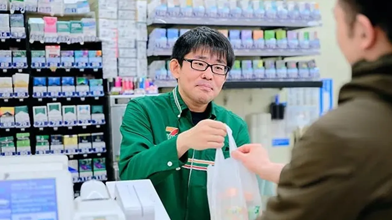 秋葉原でアルバイトを探すなら | コンビニスタッフの仕事と待遇をチェック